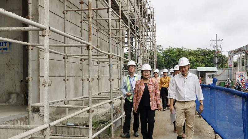 Cử tri TPHCM kiến nghị tập trung phát triển hạ tầng, tăng cường an sinh xã hội