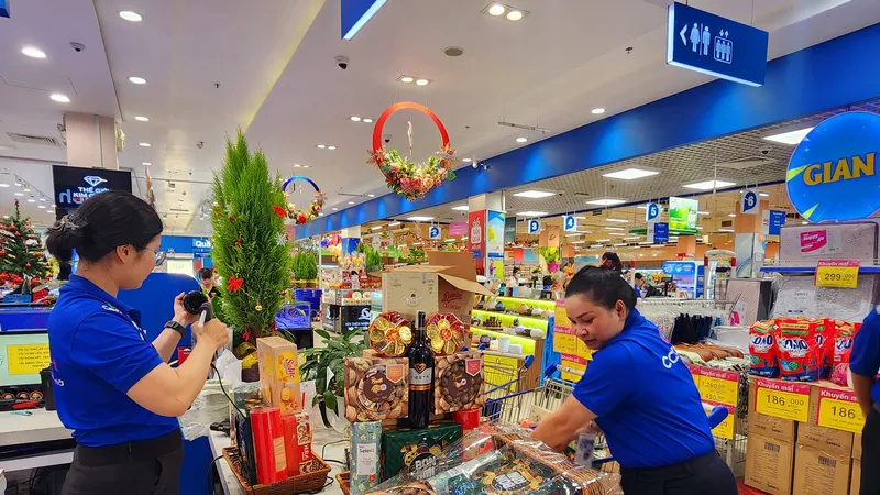 Giỏ quà Tết 2024 hướng đến hàng thiết yếu