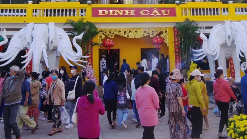 Tết về đi chơi núi Cậu