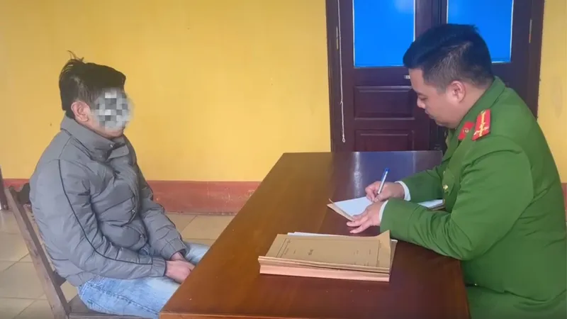 Tài xế Hà Quang Tùng làm việc với cơ quan công an