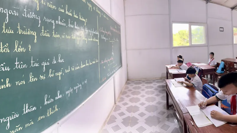 Lớp học “360 độ” trên đảo Hòn Chuối
