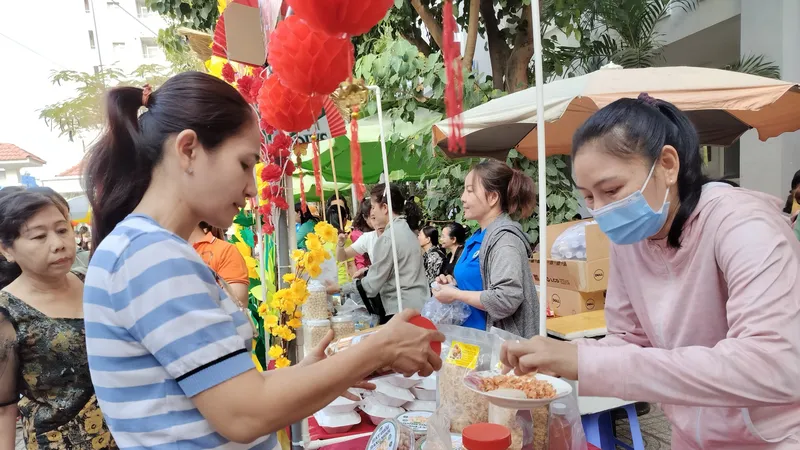Công nhân xa quê vui “Tết sum vầy” ấm áp