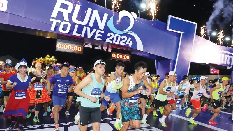 Giải chạy bộ Run To Live 2024 thu hút hơn 7.000 vận động viên tham gia. Ảnh: DŨNG PHƯƠNG