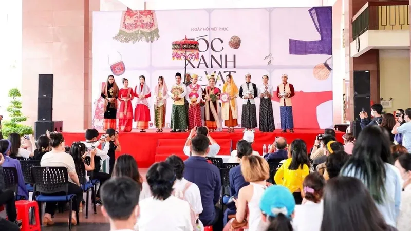 Ngày hội Việt phục “Tóc xanh vạt áo” lần 4