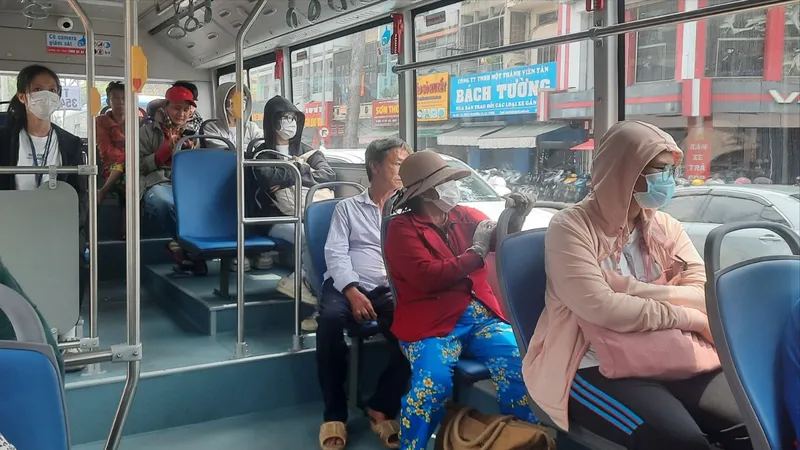Đẩy mạnh ứng dụng công nghệ, "kéo" người dân sử dụng xe buýt