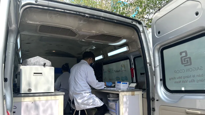 Sagon Co.op kiểm tra chất lượng an toàn vệ sinh thực phẩm tại siêu thị
