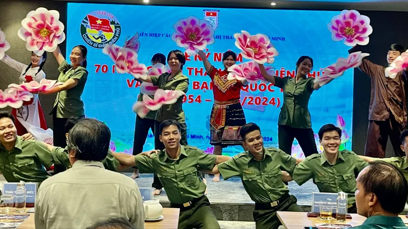 Kỷ niệm 70 năm Chiến thắng Điện Biên Phủ và tri ân bạn bè quốc tế 