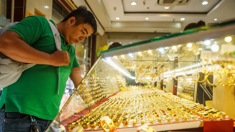 Đánh thuế sẽ đánh sập đầu cơ vàng