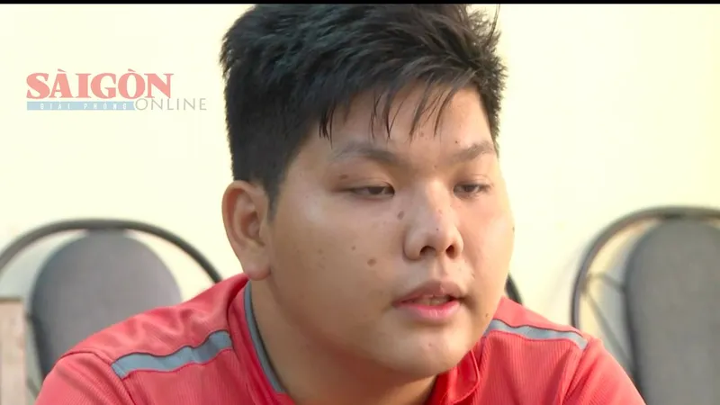 Nguyễn Khoa Minh tại cơ quan công an 