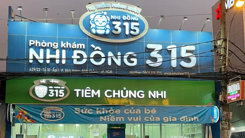 Vì sao cha mẹ không nên tự chẩn đoán trẻ mắc bệnh tay chân miệng tại nhà?
