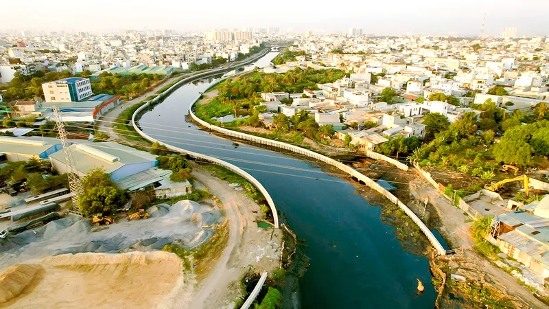 TPHCM nỗ lực cải tạo khơi thông các tuyến kênh rạch nhằm hạn chế tình trạng ngập nước mùa mưa năm nay