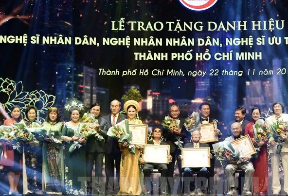Giáo viên đào tạo người đoạt giải vàng cấp quốc gia, quốc tế được xét tặng danh hiệu NSND, NSƯT