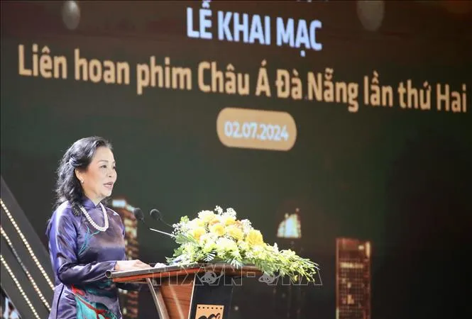 Bà Ngô Phương Lan, Chủ tịch Hiệp hội xúc tiến phát triển Điện ảnh Việt Nam, đồng Trưởng Ban tổ chức, Giám đốc Liên hoan phim phát biểu khai mạc Liên hoan