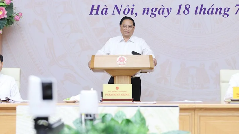 Thủ tướng Phạm Minh Chính phát biểu tại hội nghị, chiều 18-7. Ảnh: VIẾT CHUNG