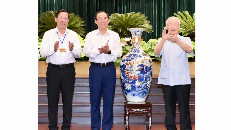 Tổng Bí thư Nguyễn Phú Trọng với những nghị quyết đột phá cho TPHCM