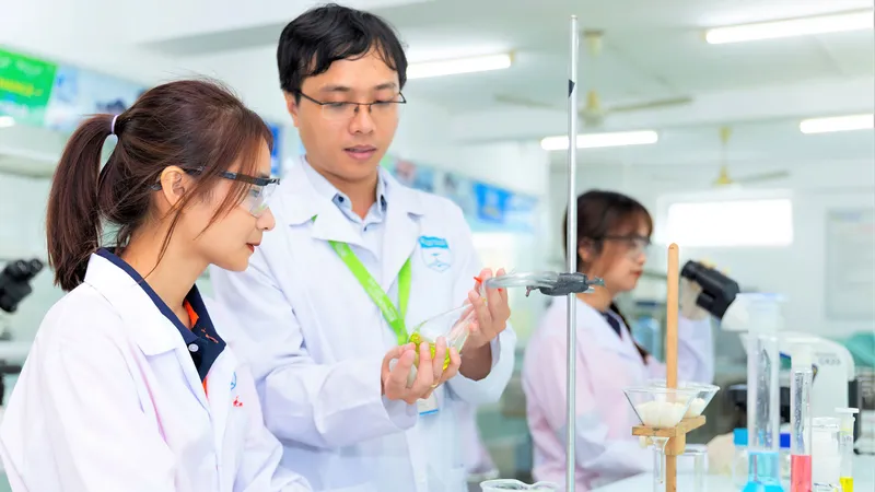 Đầu tư giáo dục – Cân bằng lợi nhuận và chất lượng - Bài 4: Tránh thương mại hóa giáo dục