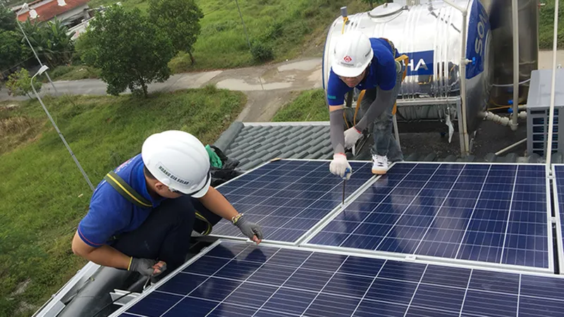 Nới giới hạn công suất và được bán lên điện lưới: “Tiếp sức” cho điện mặt trời mái nhà