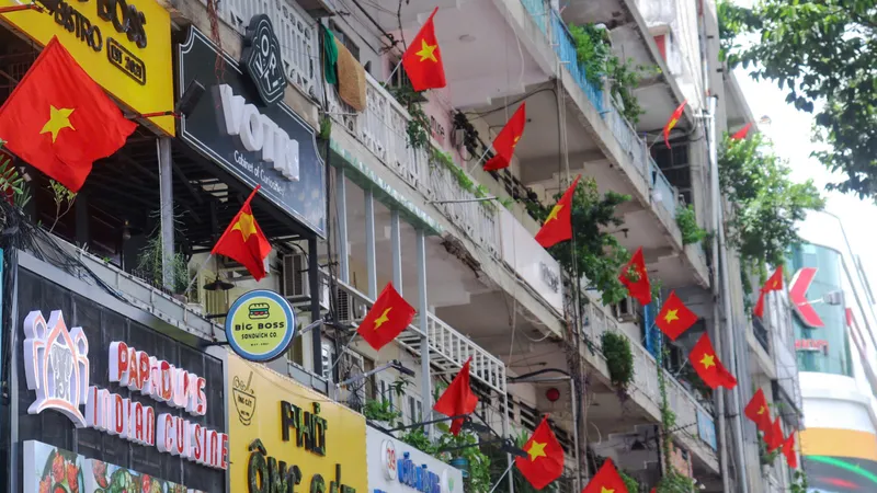 Thành phố mang tên Bác rực rỡ cờ hoa