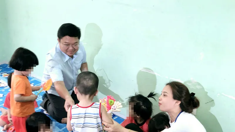 Sở LĐTB-XH thăm các trẻ tại Mái ấm Hoa Hồng được chuyển về 3 cơ sở mới