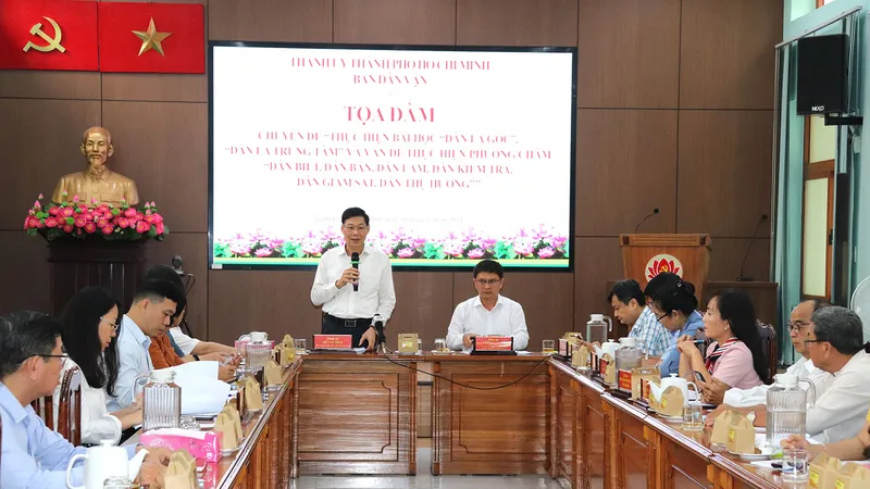 Đồng chí Đỗ Văn Phới phát biểu tại tọa đàm