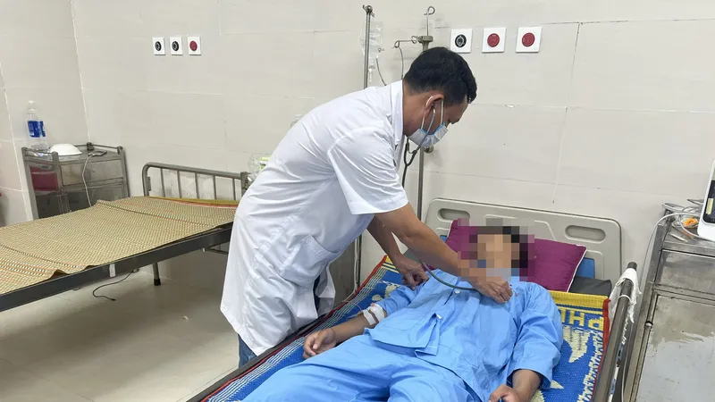Đảo Lý Sơn: Phẫu thuật thành công ca bệnh nguy cấp trong mùa biển động