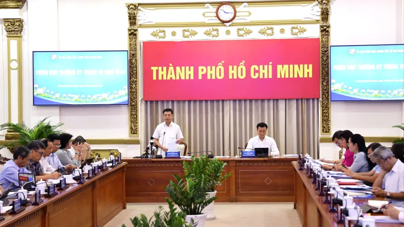 Quang cảnh phiên họp