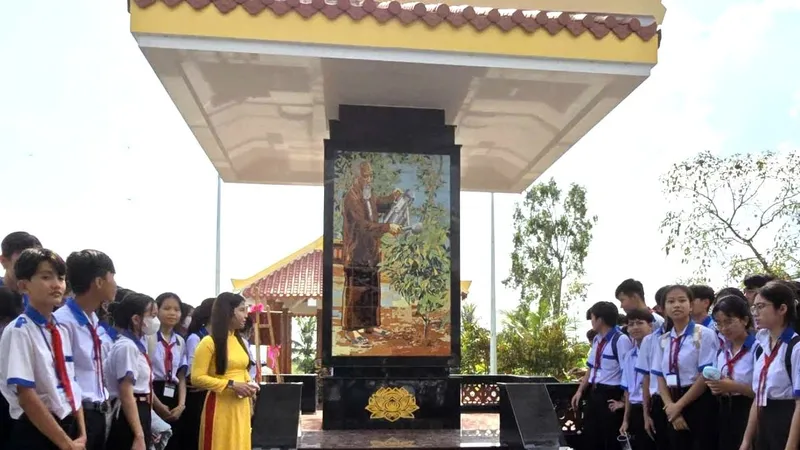 Cà Mau: Khánh thành Bia kỷ niệm Bác Hồ với cây vú sữa miền Nam 