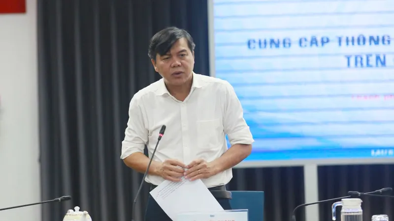 Phó Trưởng Ban Tuyên giáo Thành ủy TPHCM Tăng Hữu Phong chủ trì buổi họp báo