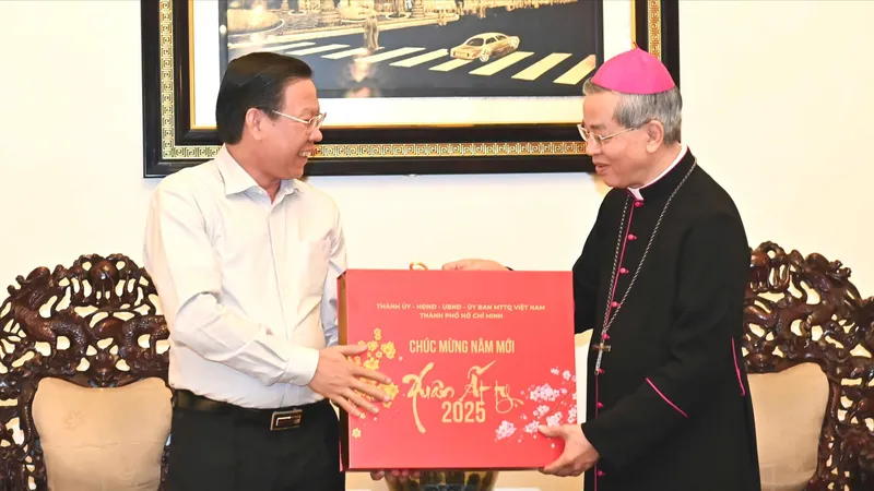 Chủ tịch UBND TPHCM Phan Văn Mãi thăm, chúc tết tại Tòa Tổng Giám mục Tổng Giáo phận TPHCM