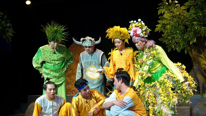 Rộn ràng sân khấu Tết