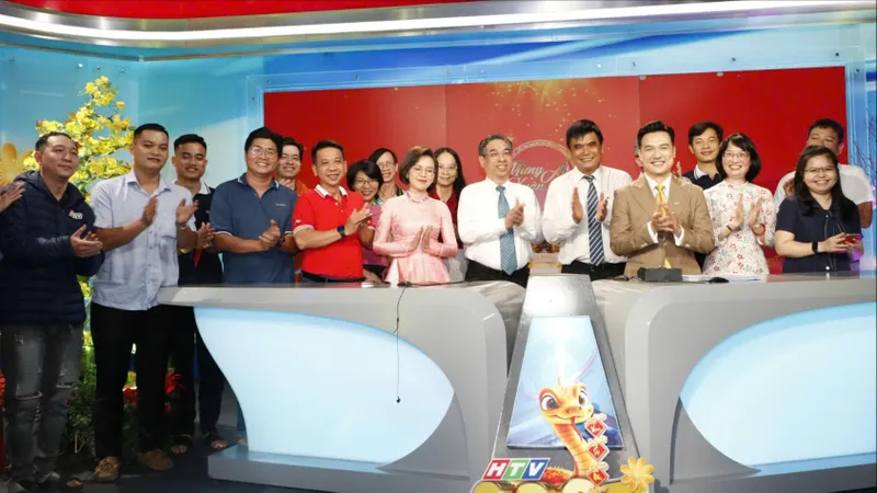 Lãnh đạo TPHCM thăm, chúc tết các đơn vị trực đêm Giao thừa