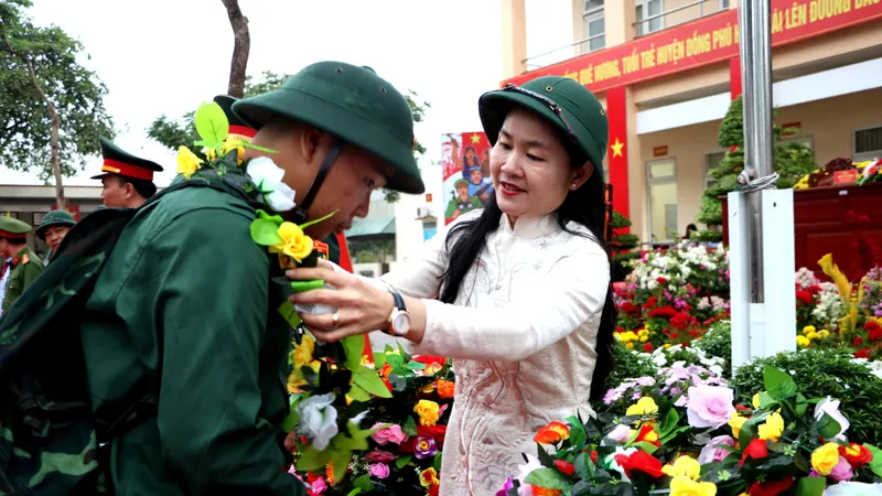 Bình Phước: 1.652 tân binh hăng hái lên đường nhập ngũ
