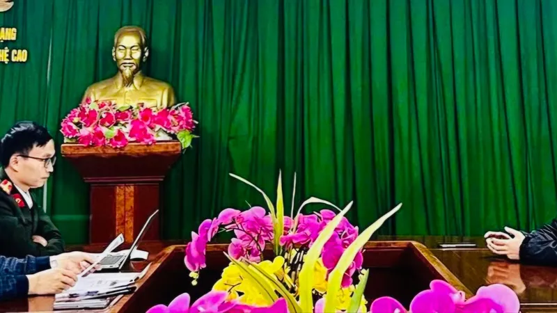 Cơ quan công an làm việc với T.D.T. Ảnh Công an Hà Tĩnh 