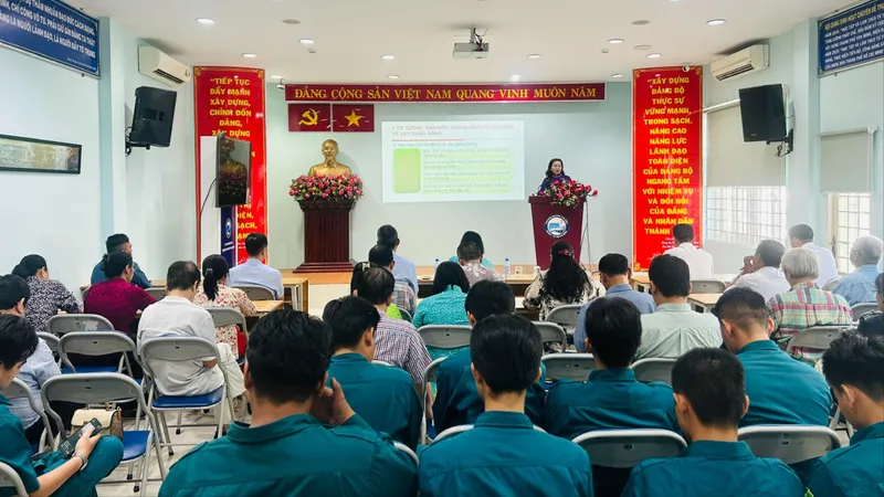 Tăng “sức đề kháng” trước tin giả, xấu độc