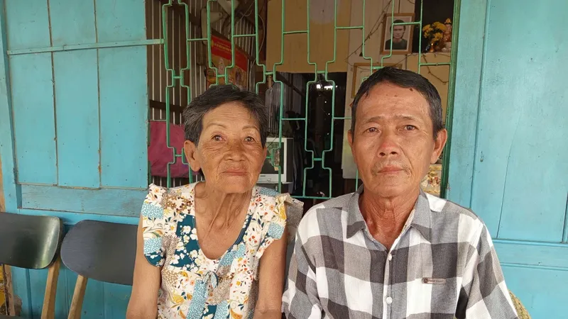Bà Bùi Thị Thu Liệt và chồng