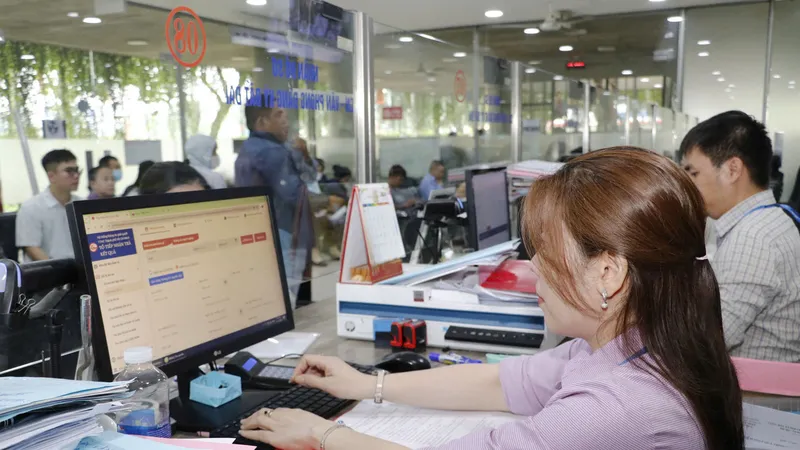 Hỗ trợ công chức, viên chức khi tinh gọn bộ máy