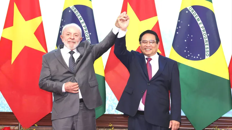 Thủ tướng Phạm Minh Chính và Tổng thống Cộng hòa Liên bang Brazil Luiz Inácio Lula da Silva, chiều 28-3. Ảnh: QUANG PHÚC