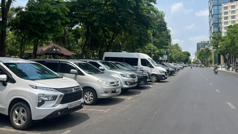 Vì sao sử dụng lòng đường thu phí đậu xe vẫn... bị lỗ?