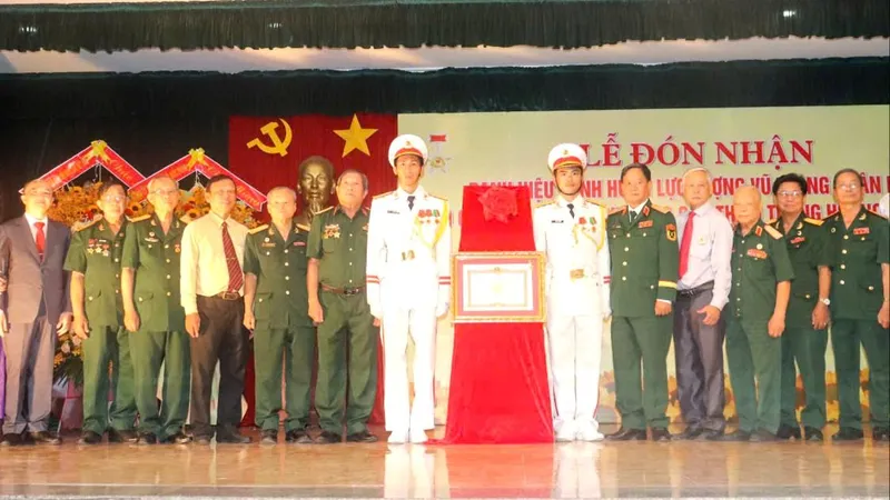 Truy tặng danh hiệu “Anh hùng Lực lượng vũ trang nhân dân” cho Thiếu tướng Hoàng Thế Thiện