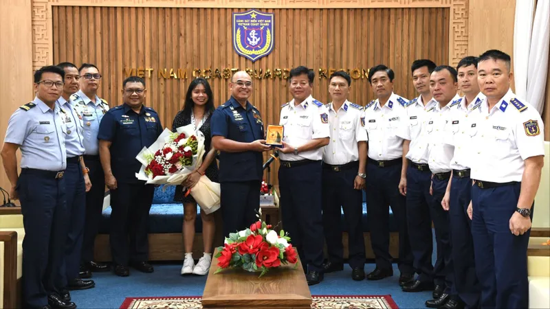 Lực lượng Bảo vệ bờ biển Philipines thăm, giao lưu Bộ Tư lệnh Vùng Cảnh sát biển 2