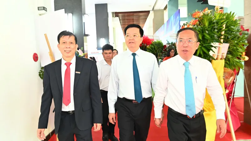 Xác định vai trò dẫn dắt trong bối cảnh truyền thông số