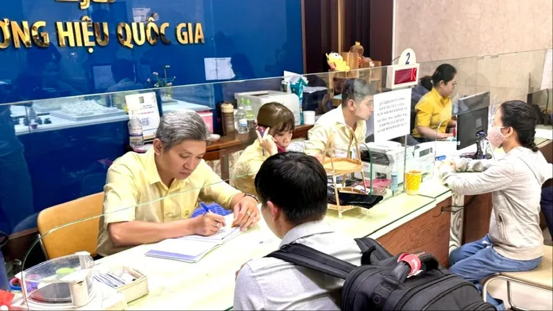 Giá vàng miếng SJC quay đầu giảm sau chỉ đạo của Thủ tướng