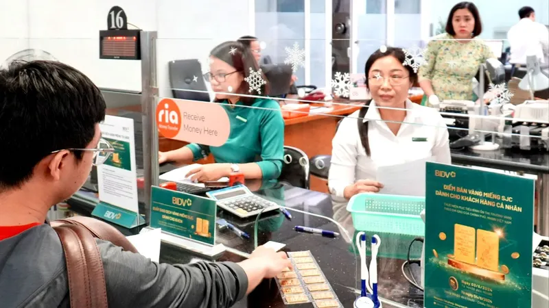 Giá vàng miếng SJC bật tăng 3 triệu đồng/lượng