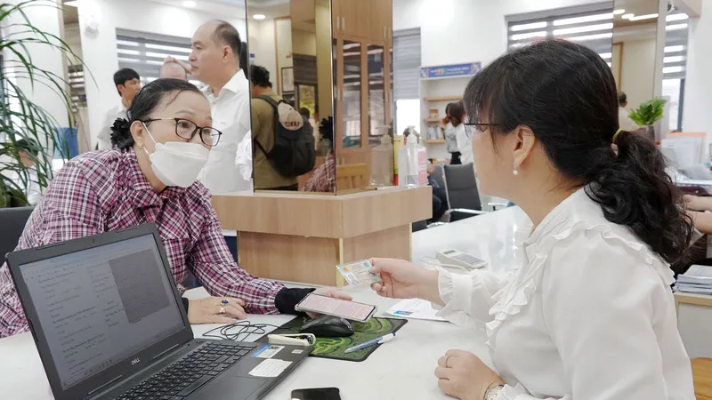 Cán bộ, công chức cấp xã sẵn sàng vào việc
