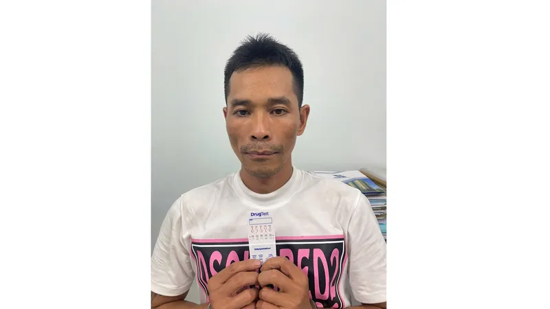 Podcast bản tin tối 21-6: Triệt phá đường dây mua bán gần 2kg ma túy; Xe tải đâm nhau, 2 tài xế bị thương nặng kẹt trong cabin