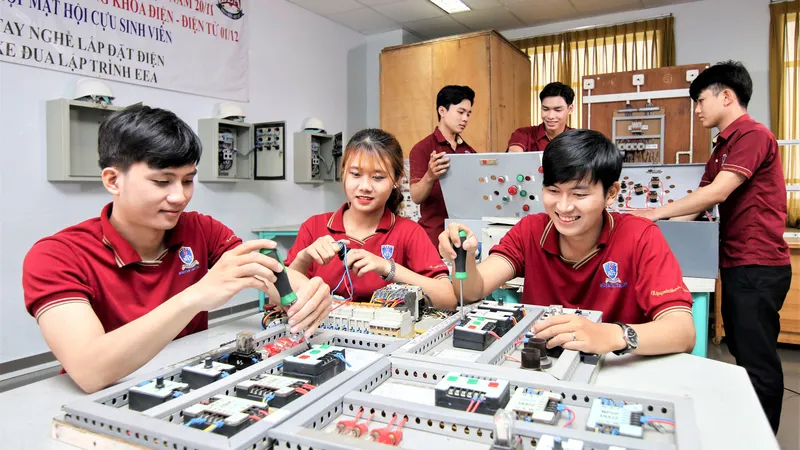 Kỳ vọng chính sách học bổng cho các ngành khoa học - kỹ thuật - công nghệ