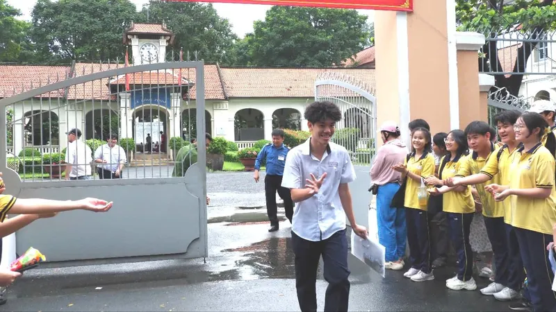 Nóng: TPHCM công bố điểm chuẩn tuyển sinh lớp 10 năm học 2025-2026