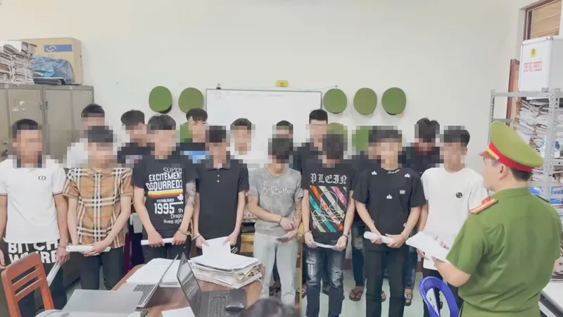 Nhóm thanh niên gây thương tích rồi bỏ trốn khỏi địa phương và đi biển