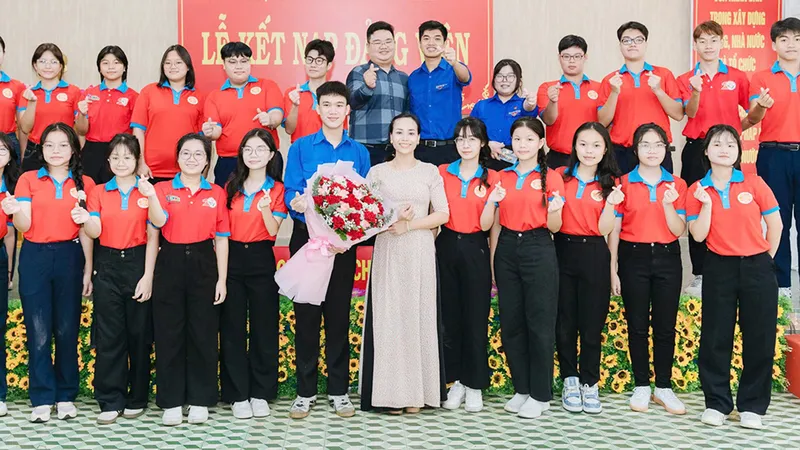 Ươm “mầm xanh” cho Đảng