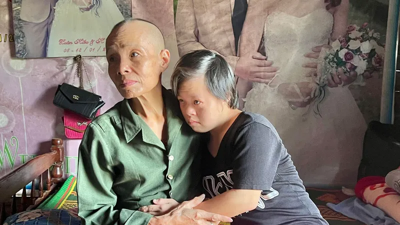 Bà Trần Thị Tuyết Nhung và con gái